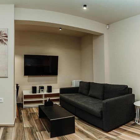 Blackhaus Family And Friends Deluxe Apartment سالونيك المظهر الخارجي الصورة
